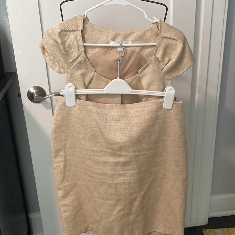 2 piece Brown rustic skirt suit. Excellent conditions.